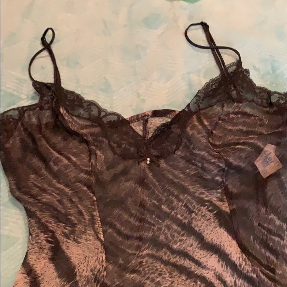 Lingerie - Picture 7 of 8